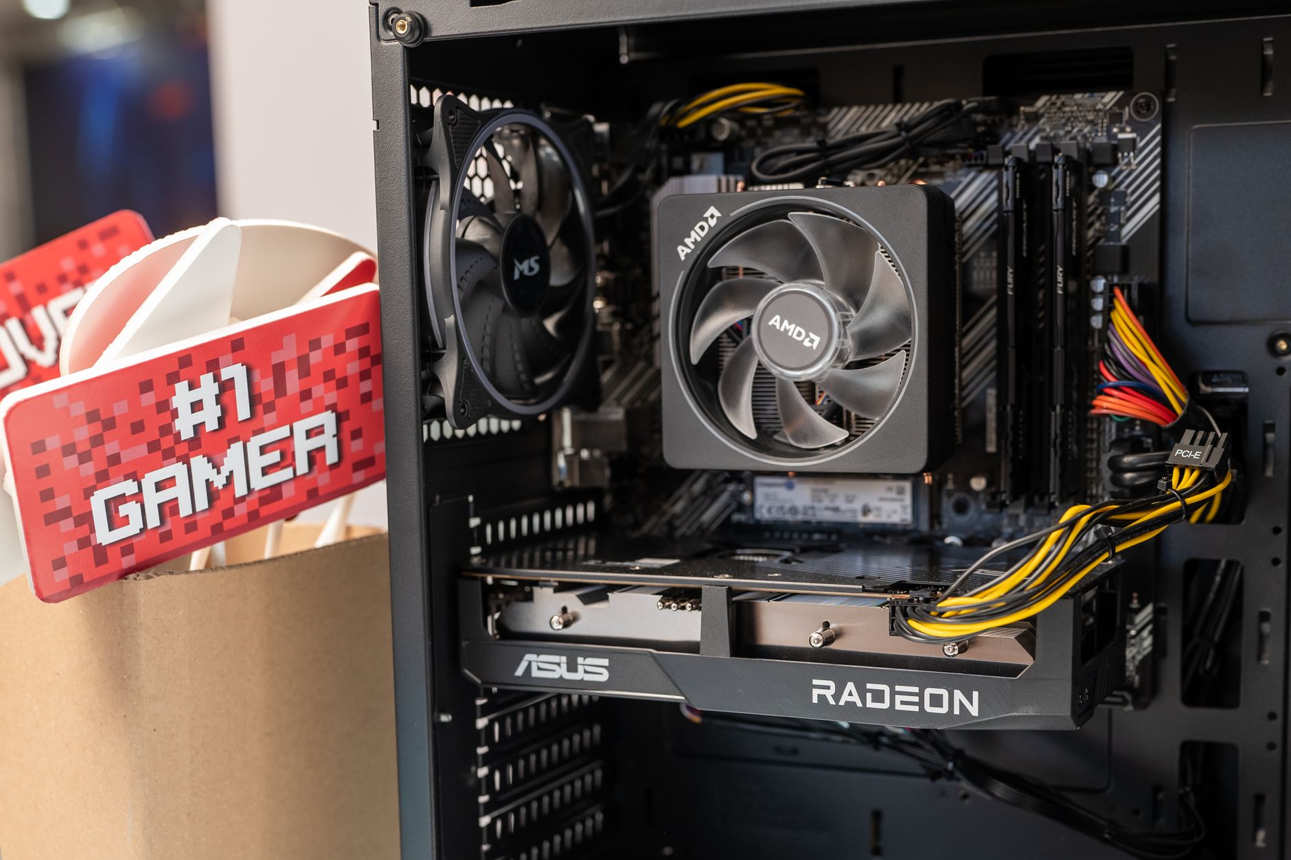 Visual illustration for analisis komparasi Roblox Hardware & Gaming Setup Performance